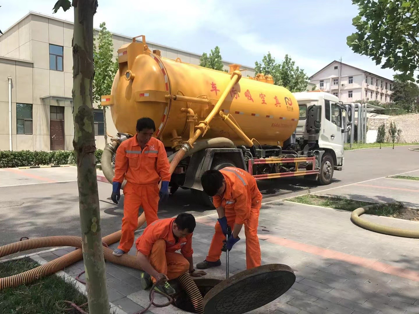 长寿化粪池清理与5-8吨吸粪车施工效率分析